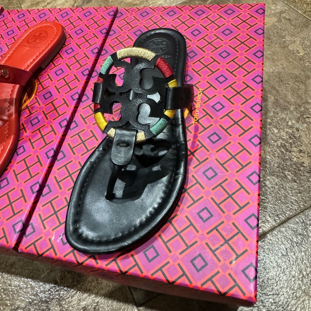 Tory Burch Miller Sandals! NEW!!! 😻🤩 sz 6
Black Multi - Picture 3 of 3